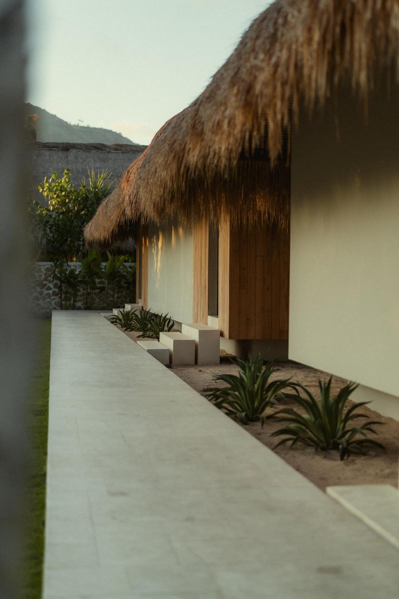 Boni Beach Lombok Boutique Hotel & Villas Selong Belanak Extérieur photo